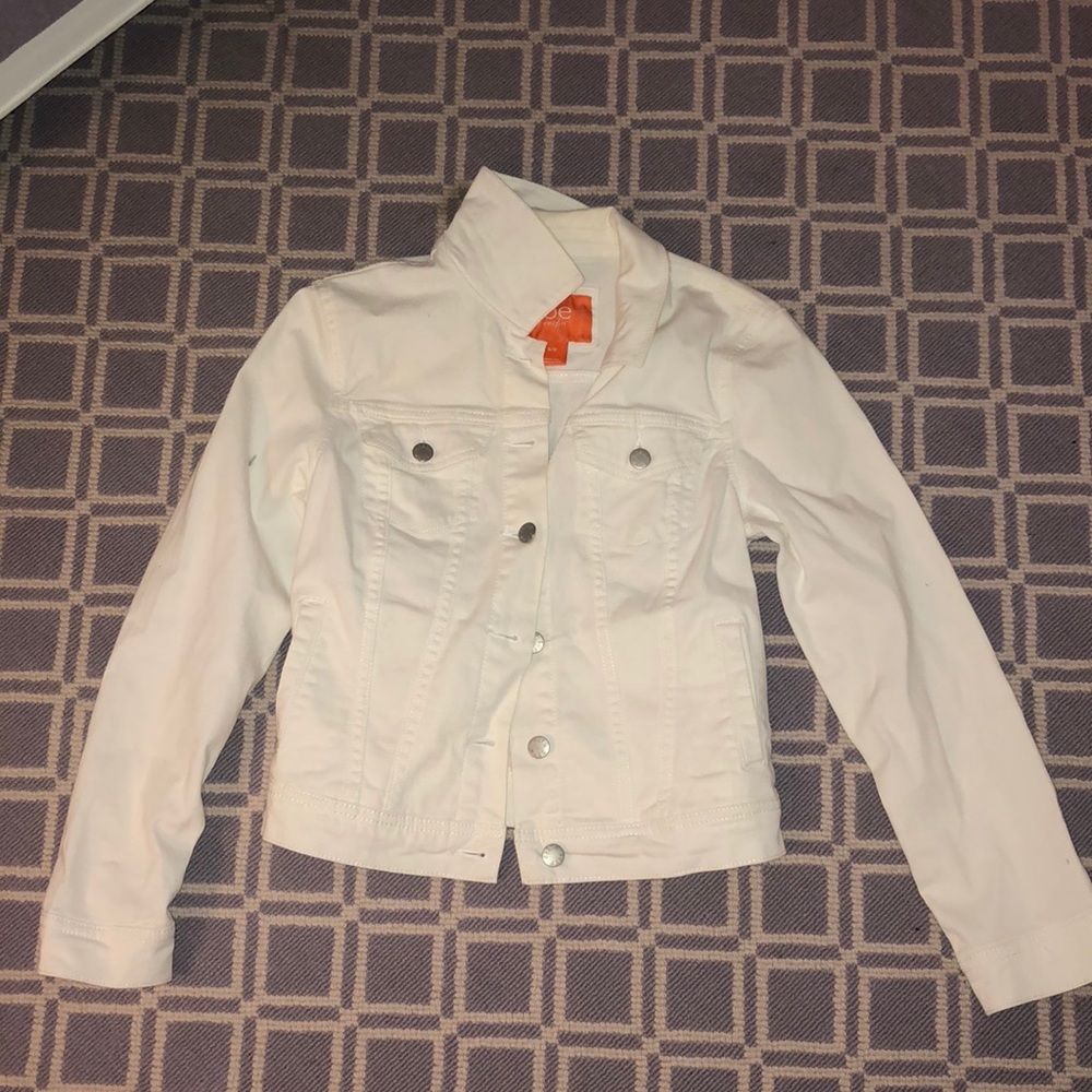 White jean jacket with silver buttons